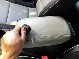 Чем обрабатывать кожаный салон автомобиля?