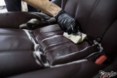 Чем обрабатывать кожаный салон автомобиля?