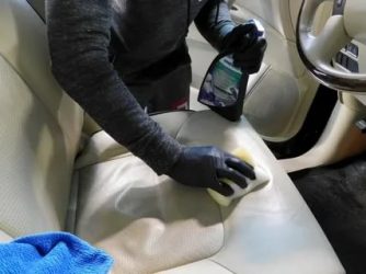 Чем обрабатывать кожаный салон автомобиля?