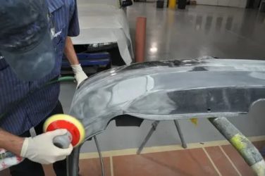 Чем покрасить пластиковый бампер автомобиля?