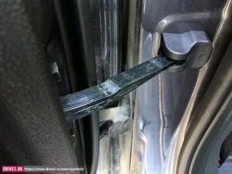Чем смазать ограничители дверей автомобиля?