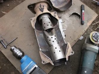 Для чего нужен пламегаситель вместо катализатора?