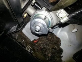 Где находится краник печки на приоре?