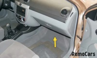 Где находится салонный фильтр на шевроле лачетти?