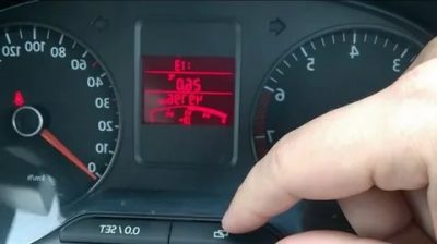 Как настроить часы фольксваген поло седан?