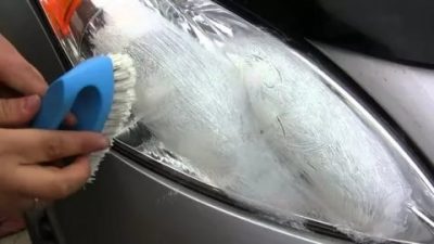 Как отполировать фары автомобиля своими руками?