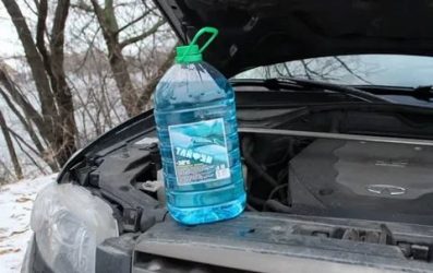 Как пользоваться незамерзайкой для автомобиля?