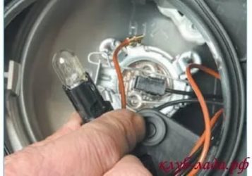 Как поменять лампочку габаритов на приоре?