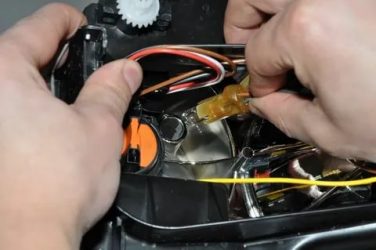 Как поменять лампочку габаритов на приоре?