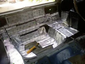 Как правильно клеить виброизоляцию в авто?