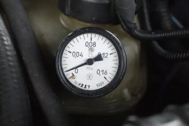 Как проверить давление в системе охлаждения двигателя?