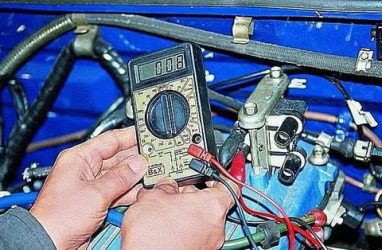 Как проверить катушки зажигания на 406 двигателе?