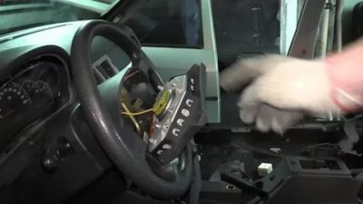 Как проверить подушки безопасности на приоре?