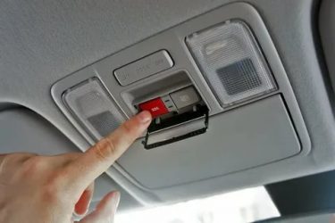 Как работает кнопка сос в машине?