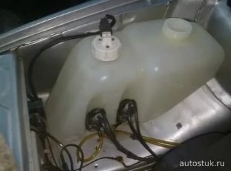 Как растопить ЛЕД в бачке омывателя автомобиля?