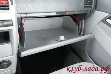 Как снять бардачок на приоре?