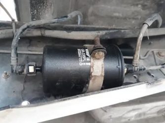 Как снять топливный фильтр на газели?
