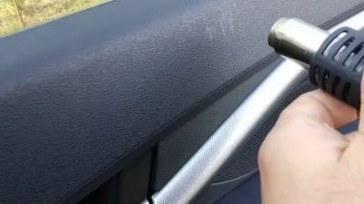 Как убрать царапины на панели в машине?