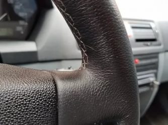 Как ухаживать за кожаным рулем автомобиля?