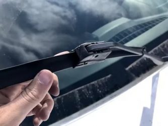 Как выбрать щетки для лобового для автомобиля?