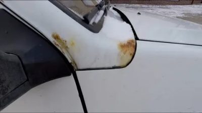 Как заделать рыжики на машине своими руками?