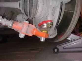 Как заменить шаровую опору на приоре?