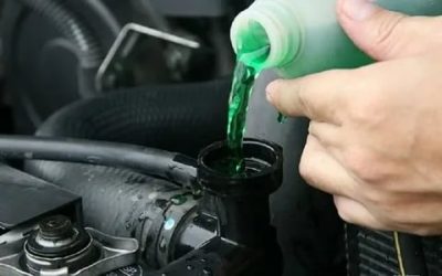 Какая жидкость в радиаторе автомобиля?