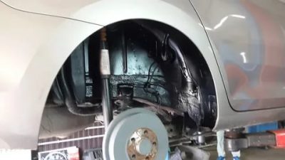 Какой мастикой лучше обработать арки автомобиля?