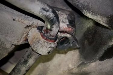 Сколько втулок стабилизатора в машине?